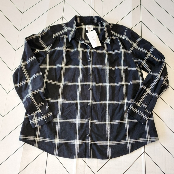 Isabel Maternity by Ingrid & Isabel Tops - Ingrid + Isabel Maternity Long-Sleeve Women's Shirt, size M, black plaid.